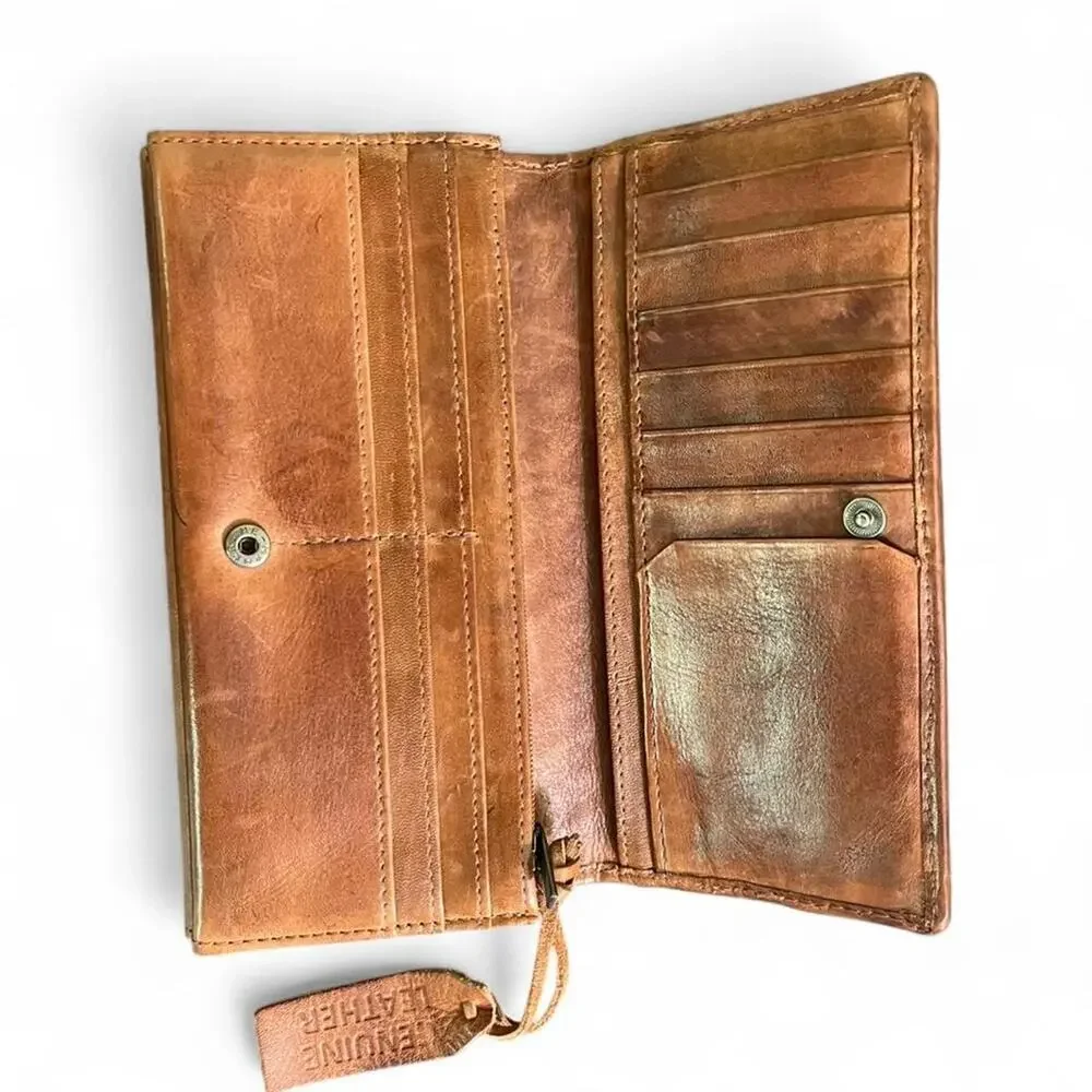 Brown leather wallet with woven